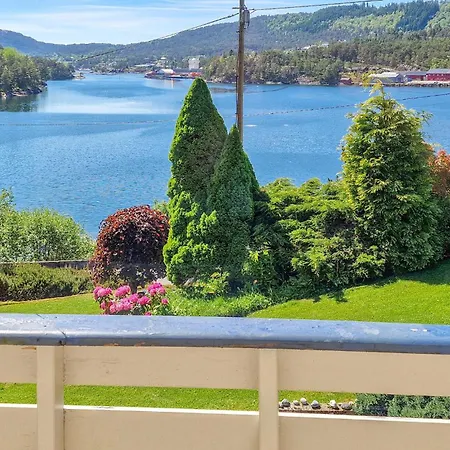 4 Bedroom Awesome In *