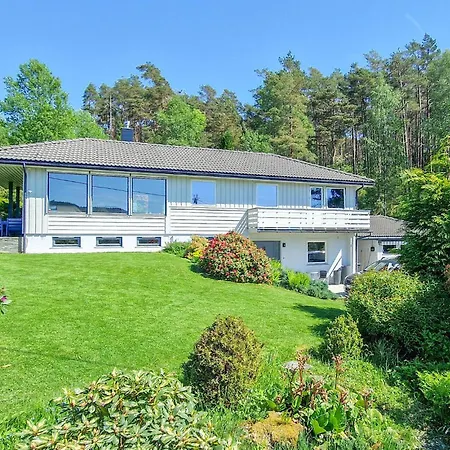 Holiday home 4 Bedroom Awesome In Olve