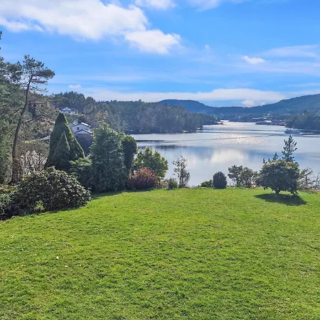 Holiday home 4 Bedroom Awesome In *