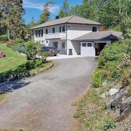 Holiday home 4 Bedroom Awesome In